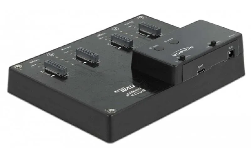 Delock USB-C - 4x M.2 NVMe