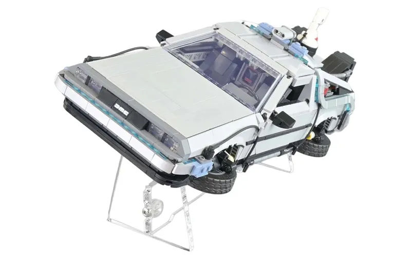 iDisplayit Acryl-Ständer LEGO 10300 the Zeitmaschine angewinkelt 6 mm
