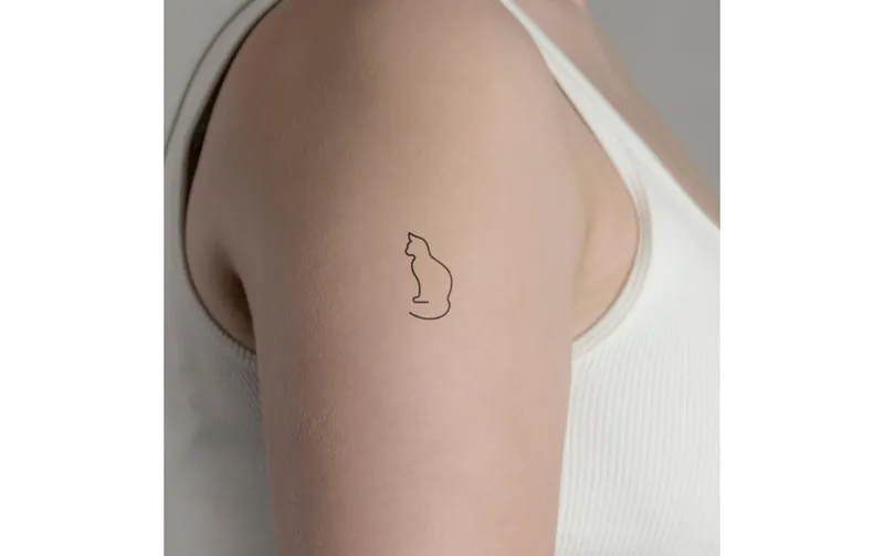 minink Tattoo Katzen minimalistisch Grösse: S (1.6 cm x 3.0 cm)